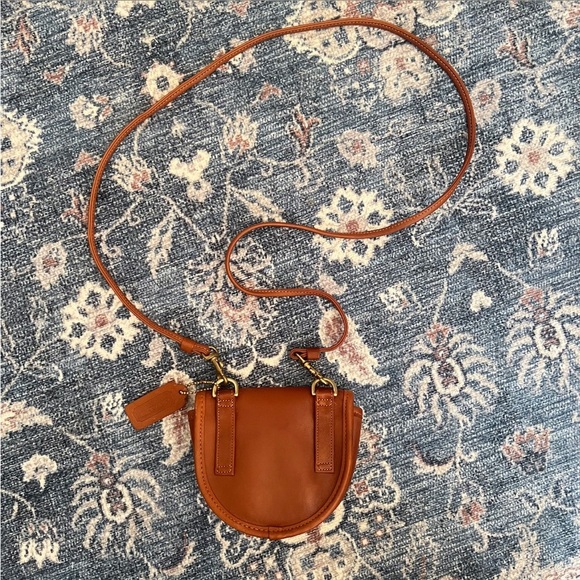 VINTAGE COACH British Tan Glovetanned Leather Mini Belt Bag / Crossbody Bag - Picture 11 of 15
